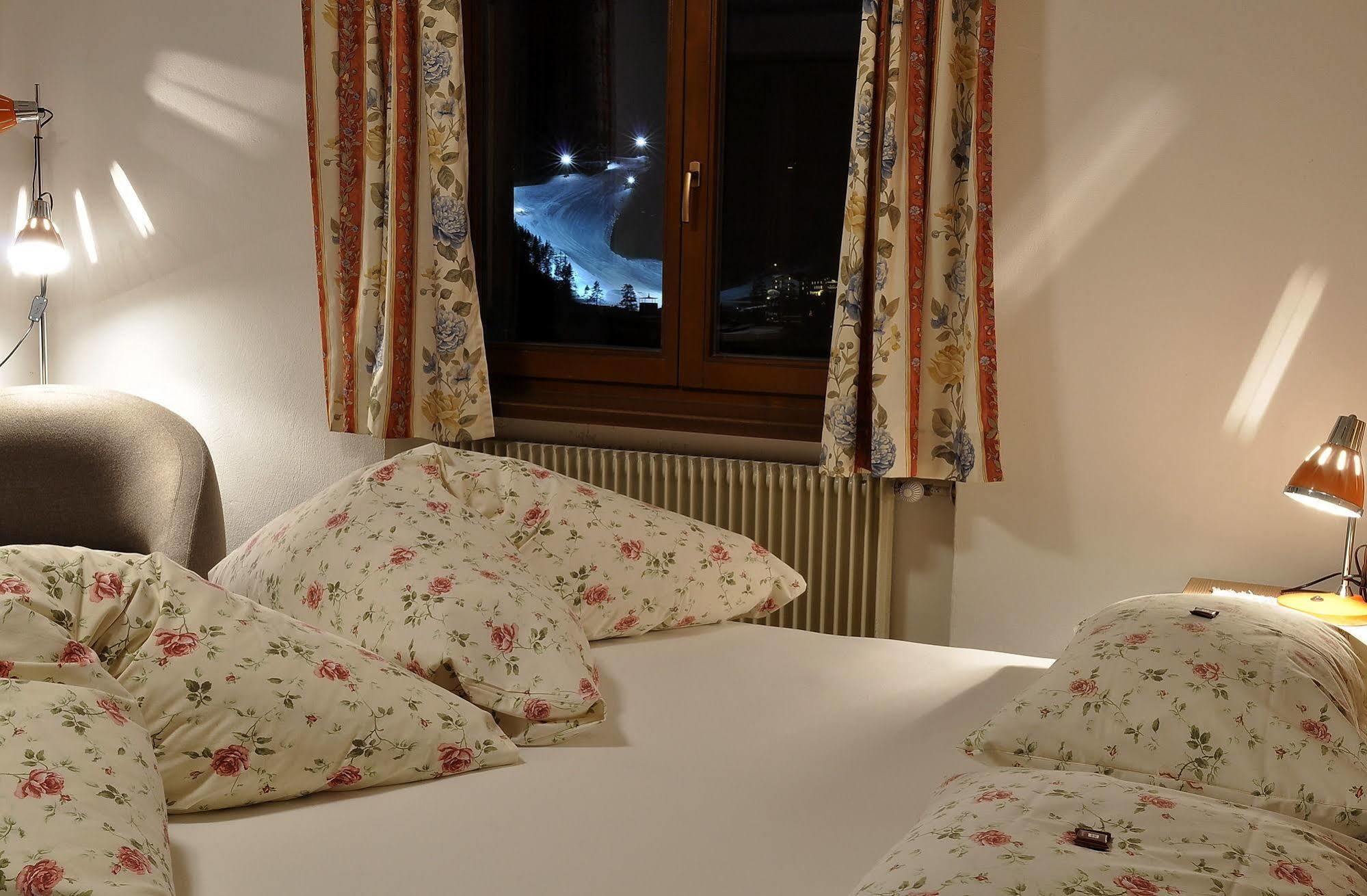 Hotel Monte Paraccia 산 비질리오 디 마레베 외부 사진